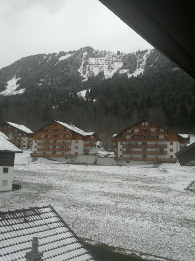 Le Balcon Des Memises
